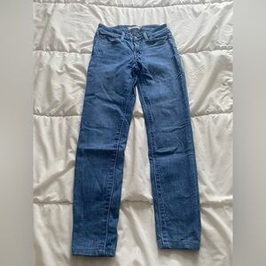 Levi's Women's Skinny Jeans in Medium Blue Wash